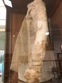 4 The Tarkan Dress The Oldest Known Garment in the World, Circa 5,000 years old From Egypt - now in the Petrie Museum (1)